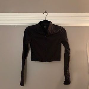 Long sleeve elevate crop top zip up jacket